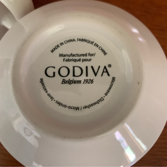 Two Large Godiva Mugs - Picture 3 of 4
